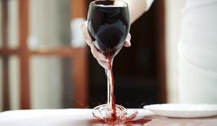 Rdeče vino preprečuje karies