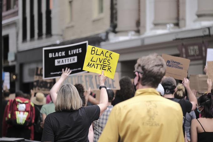 Ulice vseh večjih mest po svetu so zadnje tedne zasedli protestniki in sporočali: Black Lives Matter. | Foto: Getty Images