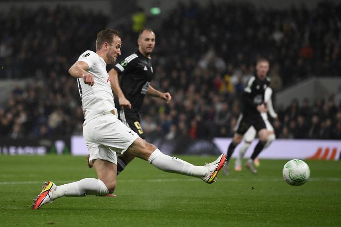 Tottenham : Mura, Harry Kane | Harry Kane in zvezdniška druščina, ki nastopa za Tottenham, se bo v četrtek še drugič v tej sezoni pomerila z Muro. V Londonu je Tottenham zmagal s 5:1. | Foto Reuters