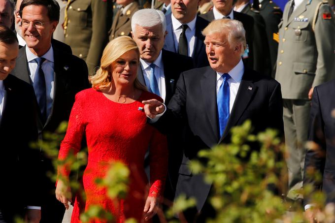 Hrvaška predsednica Kolinda Grabar-Kitarović se bo 6. julija v Varšavi v okviru pobude z imenom Tri morja srečala z ameriškim predsednikom Donaldom Trumpom. Hrvaški mediji srečanje razlagajo kot dokaz ameriške podpore Hrvaški glede arbitražne razsodbe. | Foto: Reuters