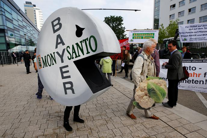 bayer | Lanskega maja so potekali protesti proti združitvi nemškega Bayerja ter ameriškega proizvajalca semen in herbicidov.  | Foto Reuters