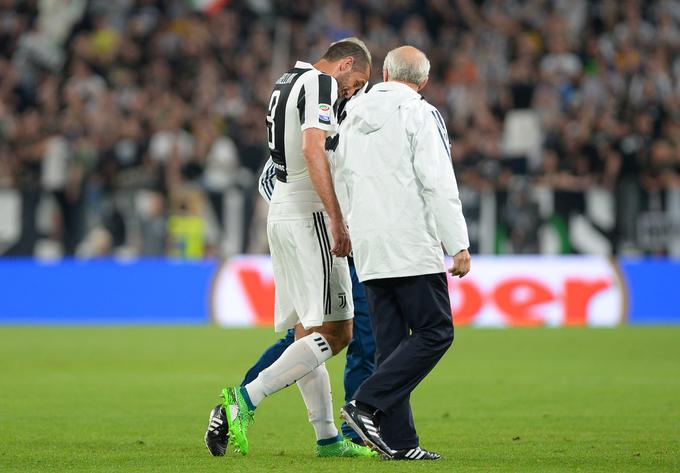 Giorgio Chiellini v Amsterdamu ne bo mogel pomagati soigralcem pri Juventusu. | Foto: Reuters