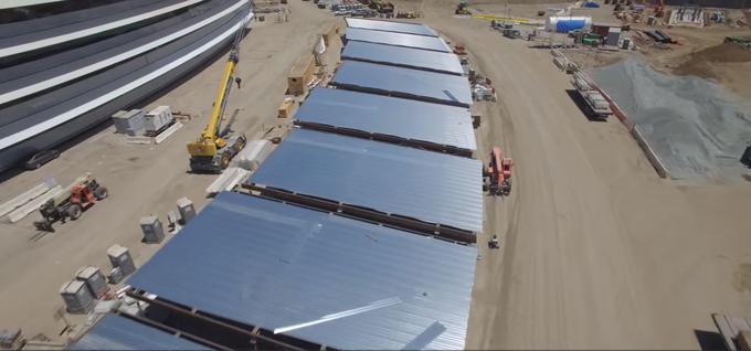 V skladu z Applovo ekopolitiko bodo Campus 2 v celoti poganjali obnovljivi viri energije. Strehe vseh objektov bodo namreč prekrivale sončne celice. | Foto: 