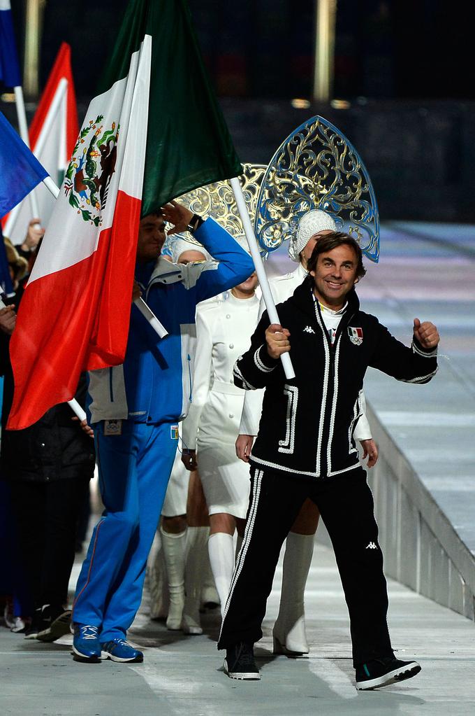 Tako je v Sočiju vihtel mehiško zastavo. | Foto: Guliverimage/Getty Images