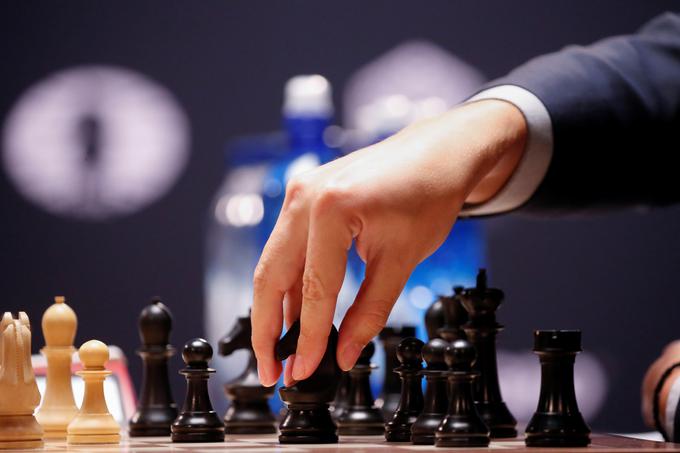 Analiza (klik na fotografijo) tekem 96 šahovskih velemojstrov je pokazala, da so šah v povprečju najbolje igrali takrat, ko so bili stari 31 let. | Foto: Reuters