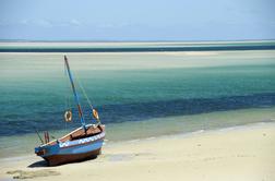 V Makarsko vabijo s fotografijo plaže v Mozambiku