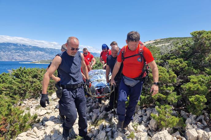 Pag, turisti, reševanje | Eden od Nemcev, ki ni bil huje poškodovan, je odšel do bližnje vasi in kmalu je stekla reševalna akcija.  | Foto HGSS - Hrvatska Gorska Služba Spašavanja/Facebook