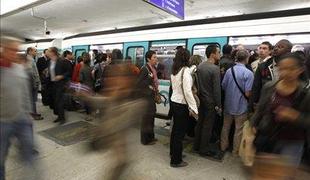 Na postajah bruseljskega metroja ne bodo več predvajali francoske glasbe