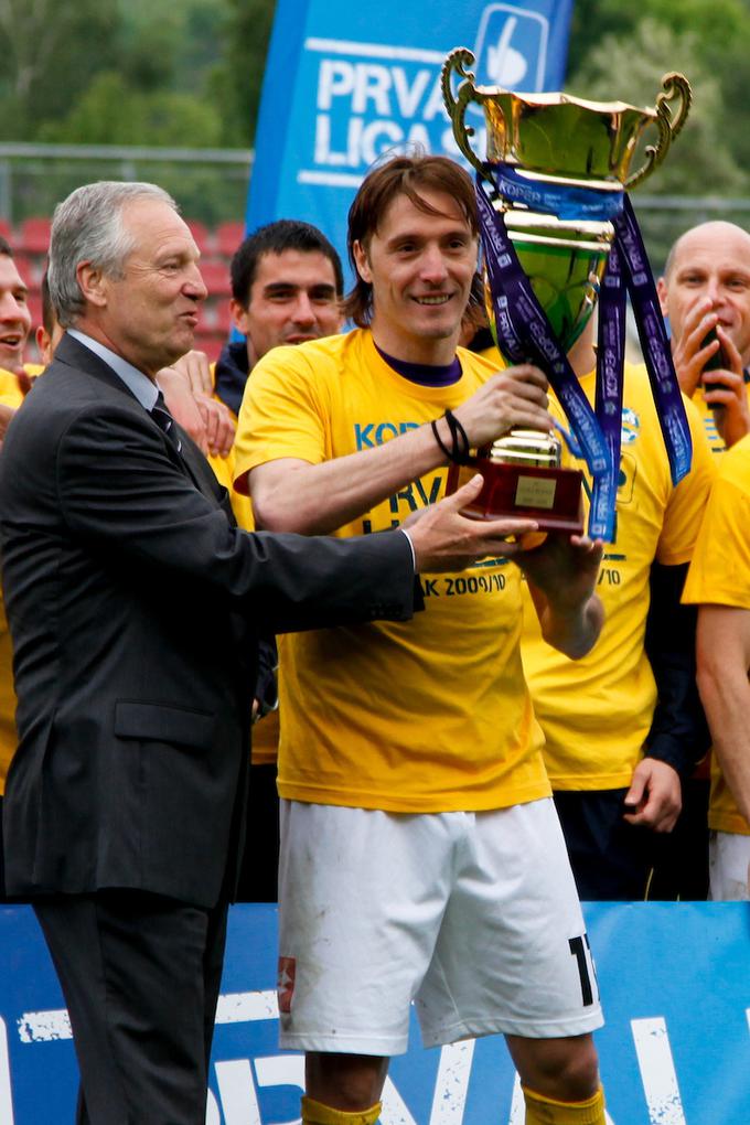 Miran Pavlin je bil v šampionski sezoni 2009/10 proglašen za najboljšega nogometaša prvenstva. | Foto: Urban Urbanc/Sportida