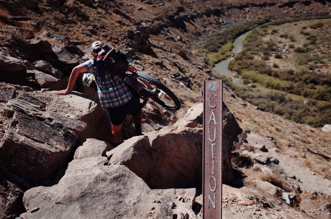 Kokopeli trasa v Utahu. Na določenih predelih drugače kot s kolesom na rami ni šlo. | Foto: Osebni arhiv