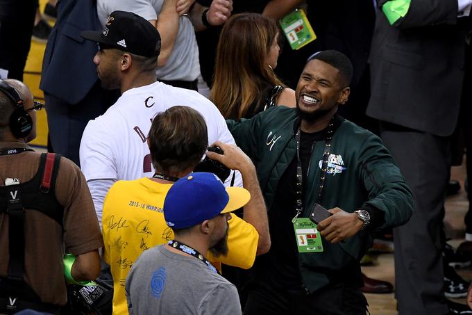 Zmaga Clevelanda je osrečila tudi Usherja. | Foto: 