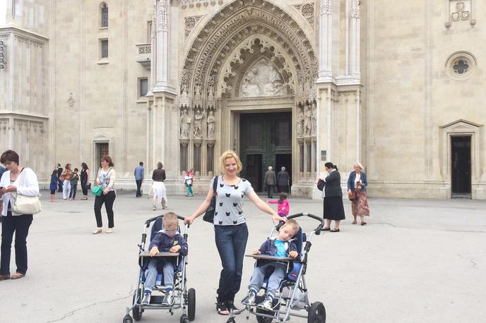 Darja Strazberger | Darja Strazberger, mama dveh dečkov s cerebralno paralizo, je ministru zastavila vprašanje, kdaj bo urejena pomoč tretje osebe na domu za družine, ki imajo mladoletne otroke, a kot pravi, odgovora na to vprašanje ni dobila. | Foto osebni arhiv