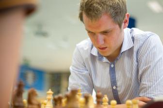 Prvi slovenski ekipi v sedmem krogu EP v šahu tesno zmagali