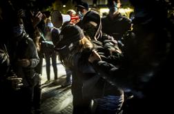 Na policiji zavračajo očitke o nasilju nad protestniki