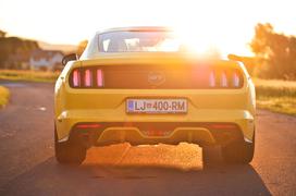 Ford mustang V8 5,0 - fotogalerija testnega vozila