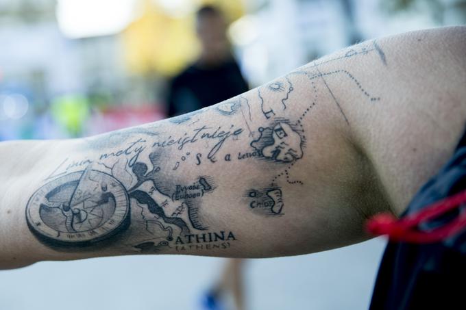 Tetovaža, ki ju bo spominjala na atenski maraton. | Foto: Ana Kovač