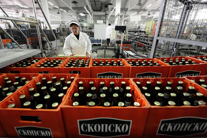 V Pivari Skopje so v pričakovanju piva znamke Laško Zlatorog za 30 odstotkov povečali proizvodne zmogljivosti. | Foto: Reuters