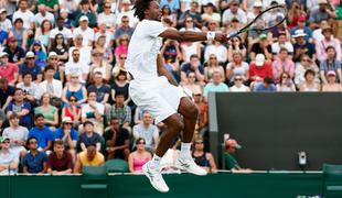 Prvi teden Wimbledona: poteze, ki so spravljale na noge tudi zadržane Britance (video)