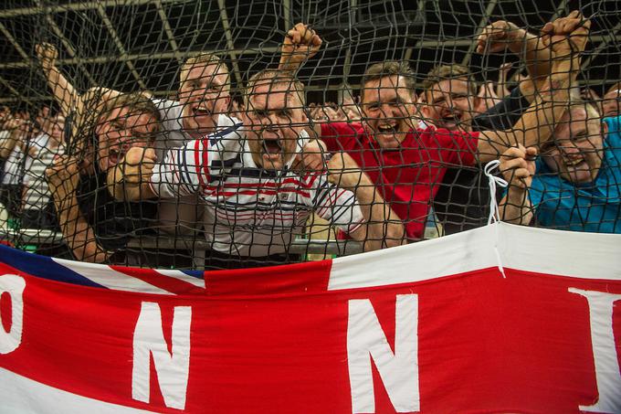 V prestolnico Slovenije prihaja okrog dva tisoč angleških navijačev. | Foto: Grega Valančič/Sportida