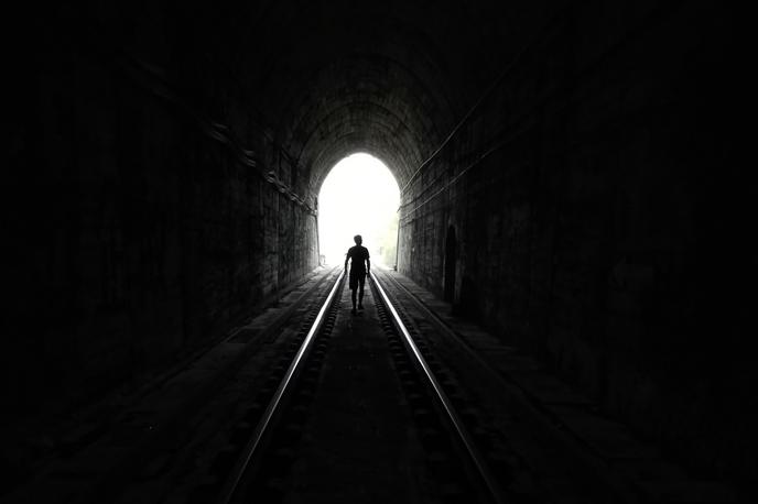 Luč na koncu tunela, tunel, predor | Vlak je v osebo trčil v predoru. Fotografija je simbolična.   | Foto Unsplash