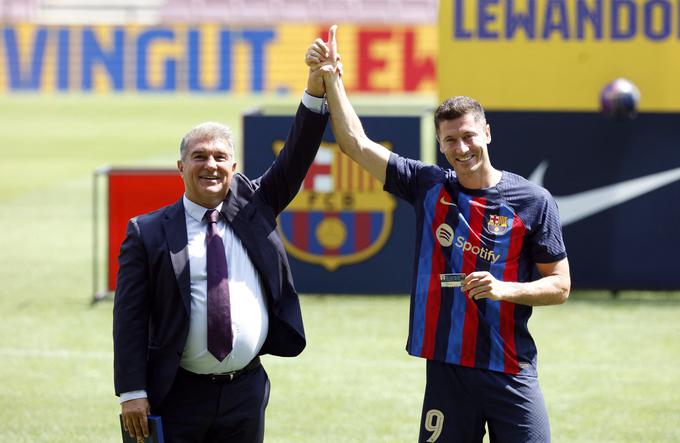 Največji met Barcelone v tem prestopnem roku je nedvomno prihod Roberta Lewandowskega. | Foto: Reuters