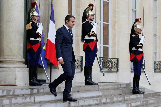 Emmanuel Macron se bo moral pred volitvami še zelo potruditi, če bo hotel dobiti še drugi predsedniški mandat.  | Foto: Reuters