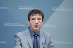 Minister Koprivnikar zatrjuje: V državni upravi ni lenih ljudi