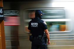 Dve osebi nesrečno umrli na tirih newyorške podzemne železnice