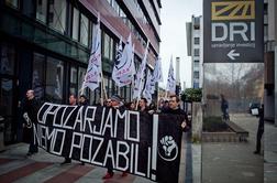 Protestniki v Ljubljani opozorili na korupcijo in klientelizem (FOTO)
