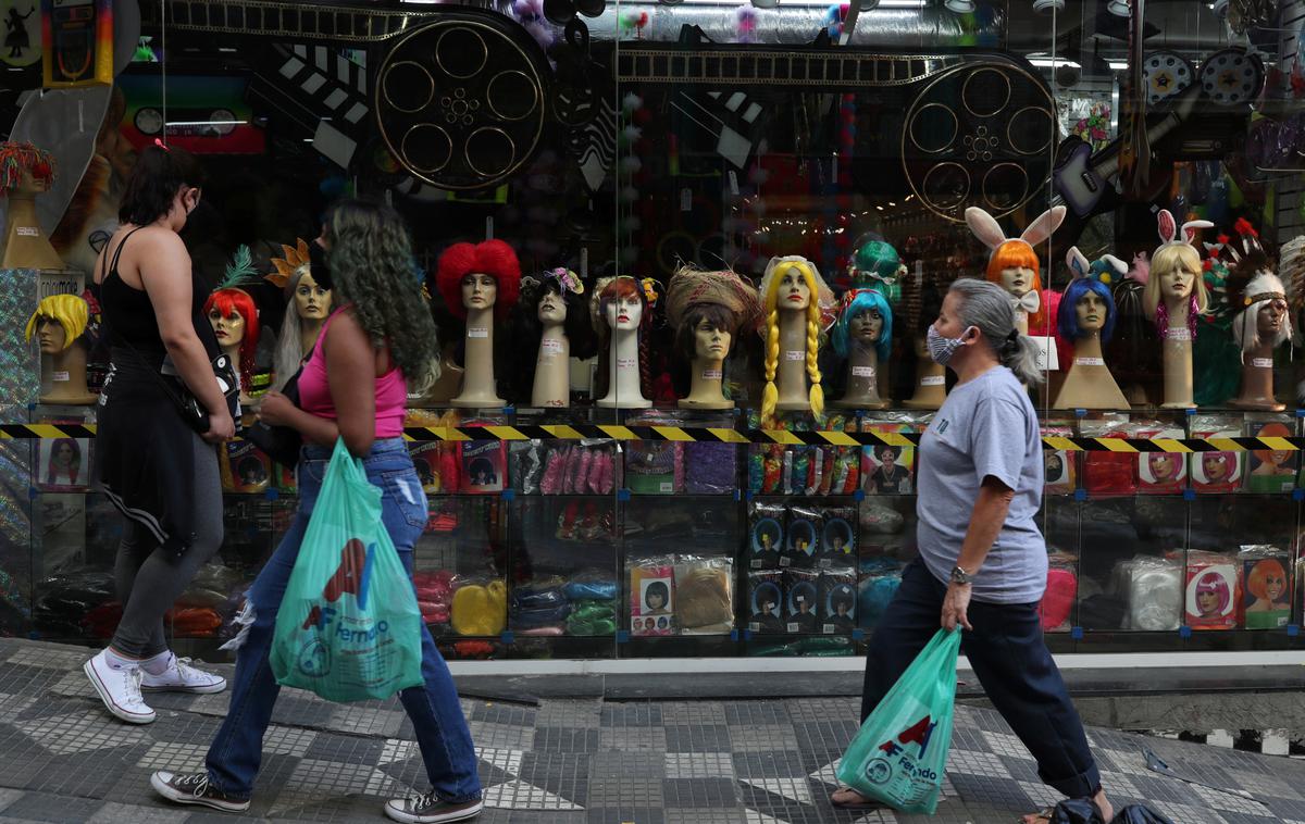 Sao Paulo | Življenje v Sao Paulo je v obdobju epidemije koronavirusa ohromljeno. | Foto Reuters