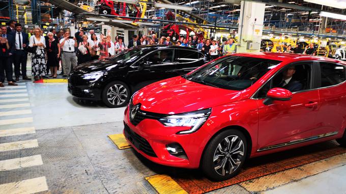 Le dva izmed že izdelanih Renaultovih cliov pete generacije v Revozu | Foto: Gregor Pavšič