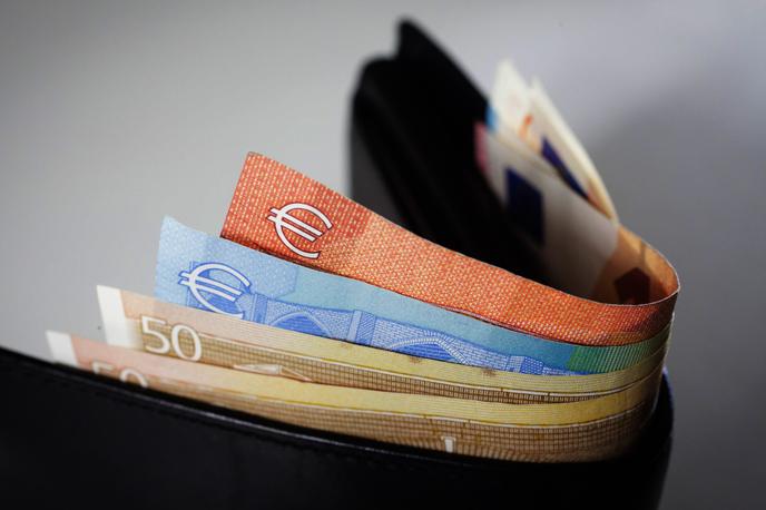 Podražitev, evri, denar, bankovci | Foto Guliver Image