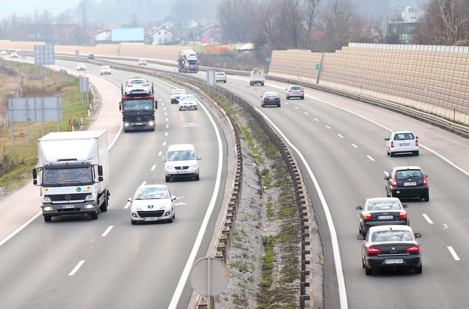 Moderni varnostno-asistenčni sistemi voznikom precej olajšajo vožnjo po avtocesti, obenem pa tudi dvigajo varnostno raven vožnje. | Foto: Gregor Pavšič
