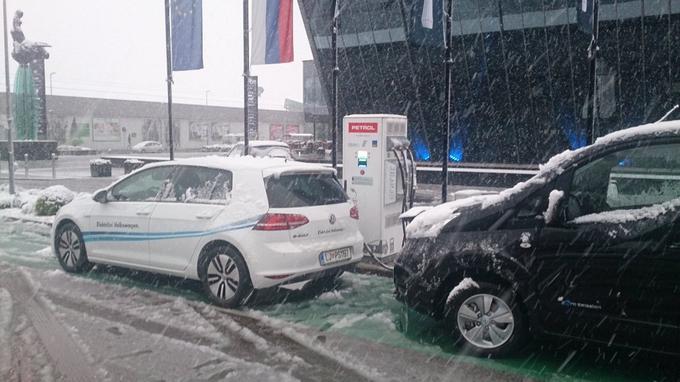 Nizke temperature in večji upor ter bitka za oprijem so pričakovano podvojili porabo avtomobila. (foto: Jure Gregorčič) | Foto: 