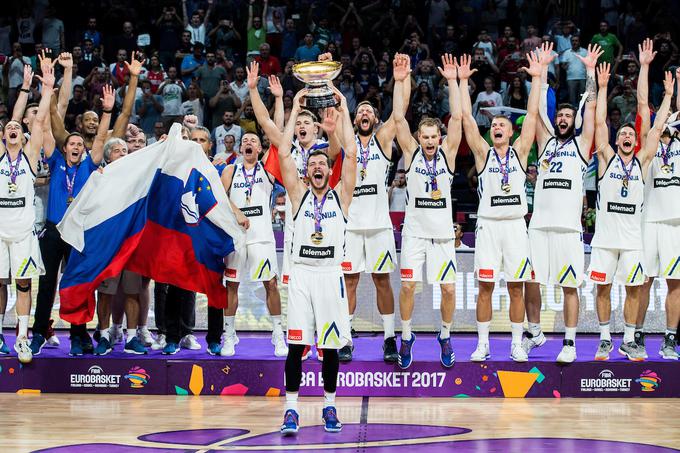 Slovenski košarkarji so pred dvema letoma postali evropski prvaki. Na Kitajsko se prek kvalifikacij niso uvrstili. | Foto: Vid Ponikvar