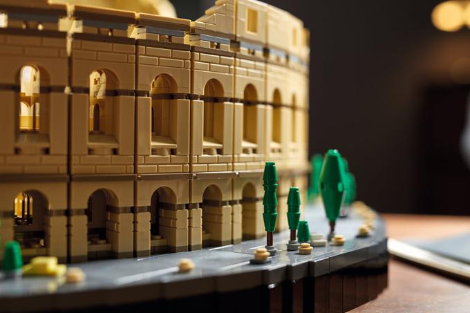 Legov rimski Kolosej bo zaradi visoke stopnje podrobnosti in zahtevnosti sestavljanja namenjen največjim entuziastom. Temu primerna bo tudi cena. | Foto: Lego