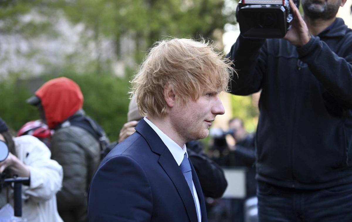 Ed Sheeran | Sheeran je na sojenju v nabito polni dvorani v svojo obrambo opisal postopek pisanja pesmi o večni ljubezni iz leta 2014, ki jo je napisal kmalu po tem, ko je začel novo romantično razmerje in po smrti njegovega dedka. | Foto Guliverimage