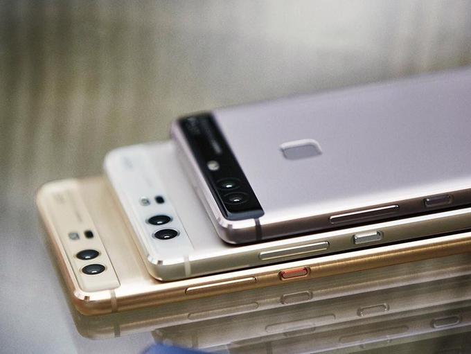Družino telefonov P9 sestavljajo tri različice: klasična, večja Plus in nekoliko oskubljena Lite. Vse bodo v Sloveniji na voljo že ta mesec. | Foto: Huawei