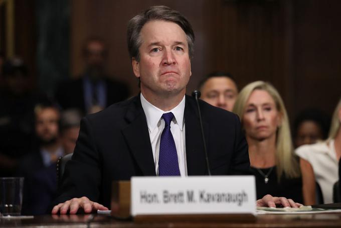 Kavanaugh je bil nesramen do demokratskih senatorjev in senatork, ko je s solzami in smrkanjem zatrjeval, da je nedolžen.  | Foto: Getty Images