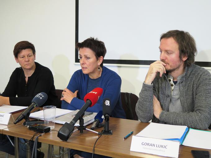 Lidija Jerkič (v sredini), predsednica Zveze svobodnih sindikatov Slovenije, in Goran Lukič (desno) iz Delavske svetovalnice | Foto: STA ,