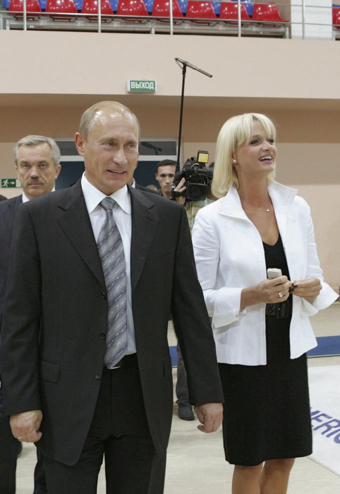 Svetlana Korkina (desno) je vplivna članica Putinove stranke. | Foto: Reuters