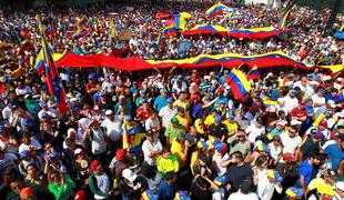 Izpad elektrike v Venezueli izzval množične proteste