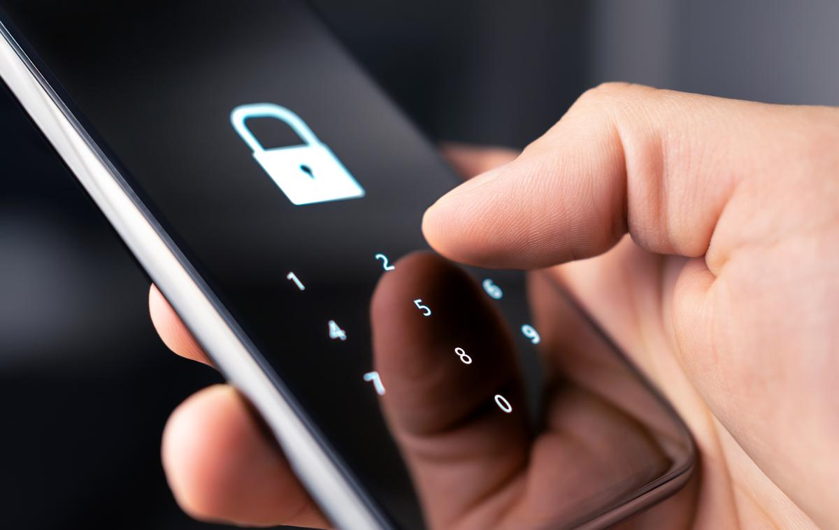 Geslo, pametni telefon, koda | Foto Shutterstock