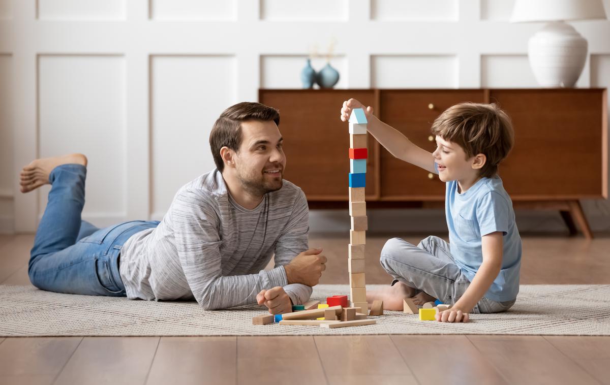 igrače, otroci, družabne igre, družina, igranje z otrokom, oče in otrok, vzgoja | Slika je simbolična. | Foto Shutterstock