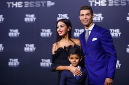 Ronaldo je na podelitev prišel z deset let mlajšo lepotico
