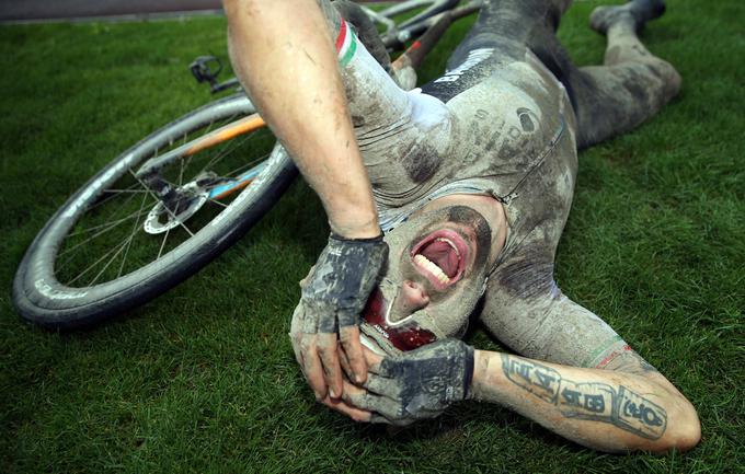 Zmago na dirki Pariz–Roubaix je proslavil izjemno čustveno. | Foto: Guliverimage/Vladimir Fedorenko