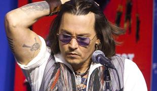 Johnny Depp se boji petja