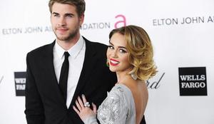 Je Miley Cyrus prevaral zaročenec?