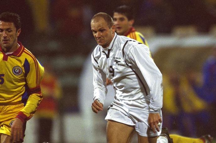 Milan Osterc | Milan Osterc na nepozabni tekmi med Slovenijo in Romunijo novembra 2001. | Foto Reuters