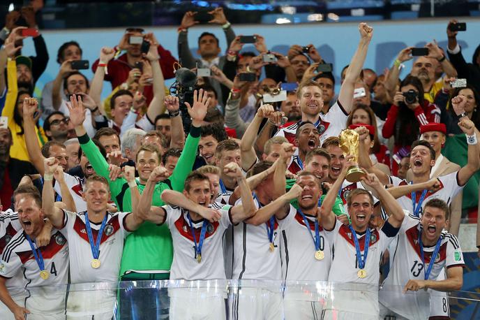 Nemčija 2014 | Nemčija je leta 2014 prvič postala svetovni prvak na svetovnem prvenstvu, ki ni potekal v Evropi. Pred tem je bila najboljša leta 1954 v Švici, leta 1974 na domačih tleh in leta 1990 v Italiji. | Foto Reuters